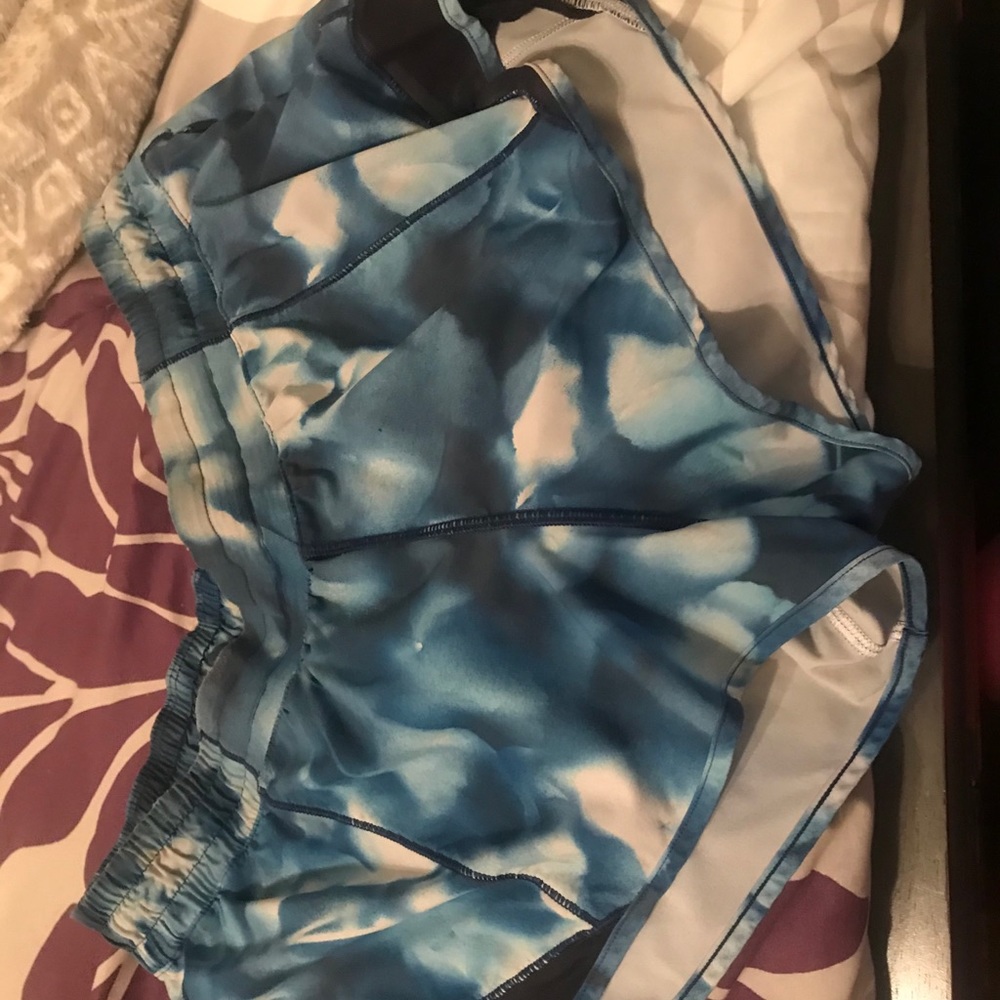 Lululemon Hotty Hot Short 2.5 inch